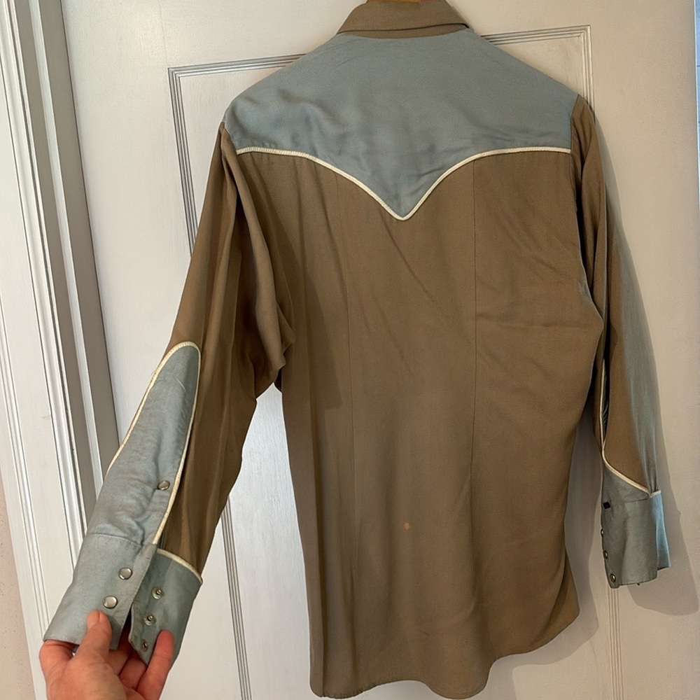 Vintage Tru-West Ranchwear “oversized size small” fits like woman’s M/L.